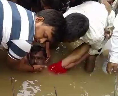 rain  building collapse  Satna  Maihar  Babloo Martin  sportsman  sacrifice  life  girl child  Madhya Pradesh