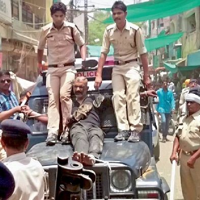 Torture  Police brutality  Mahidpur  Ujjain  Madhya Pradesh  Communal tension  Communal violence  Crime