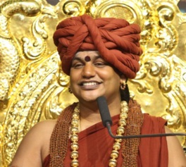Controversial seer Nithyananda arrives in golden chariot, makes royal entry to Simhastha