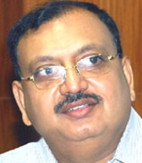 Congress bats for collector, cautions CS against acting as ‘political agent’